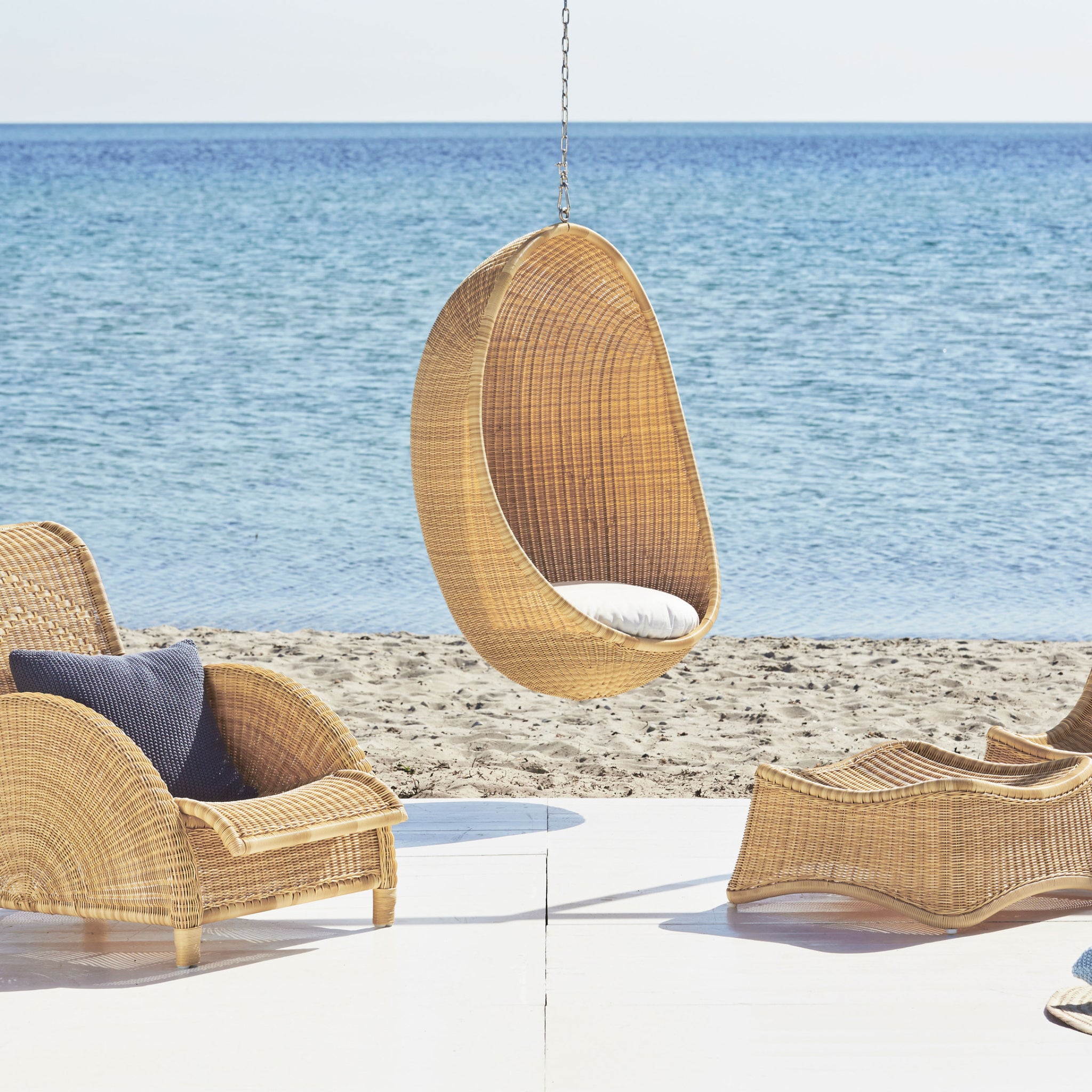 Hanging Egg Chair Exterior