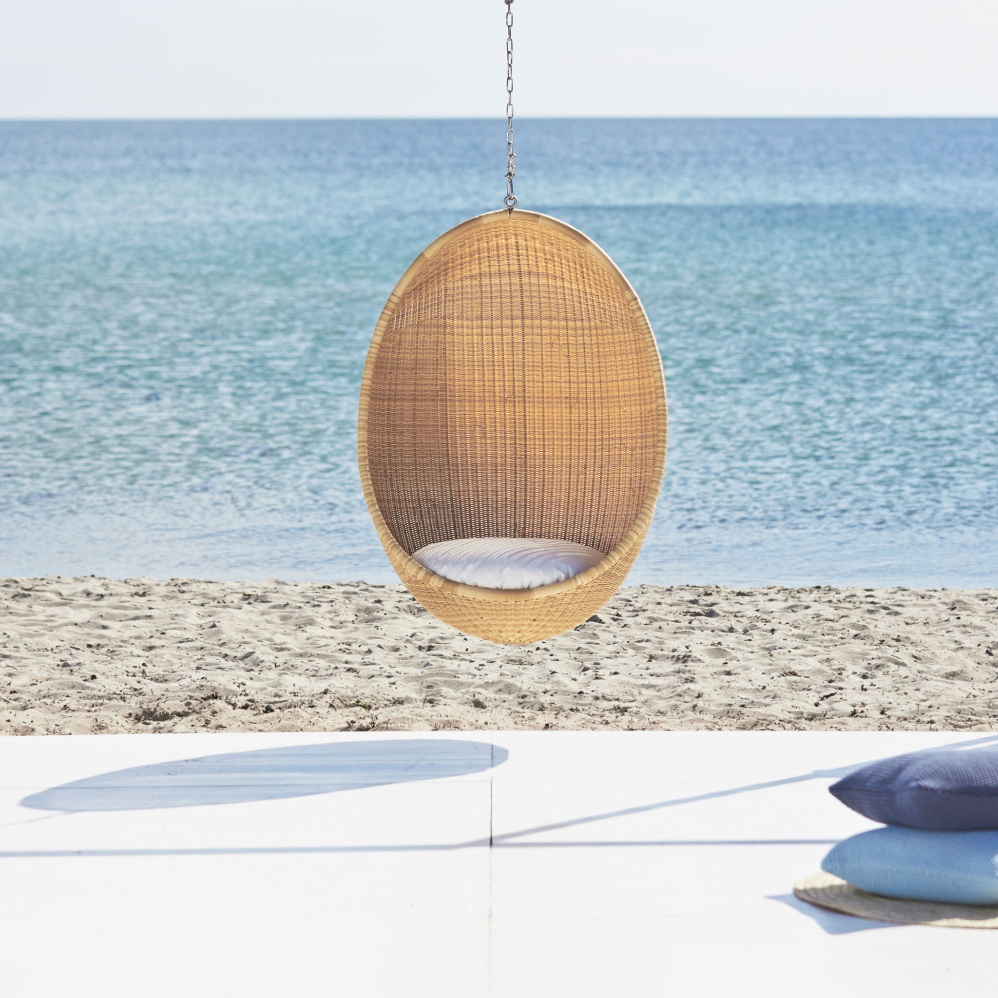 Hanging Egg Chair Exterior