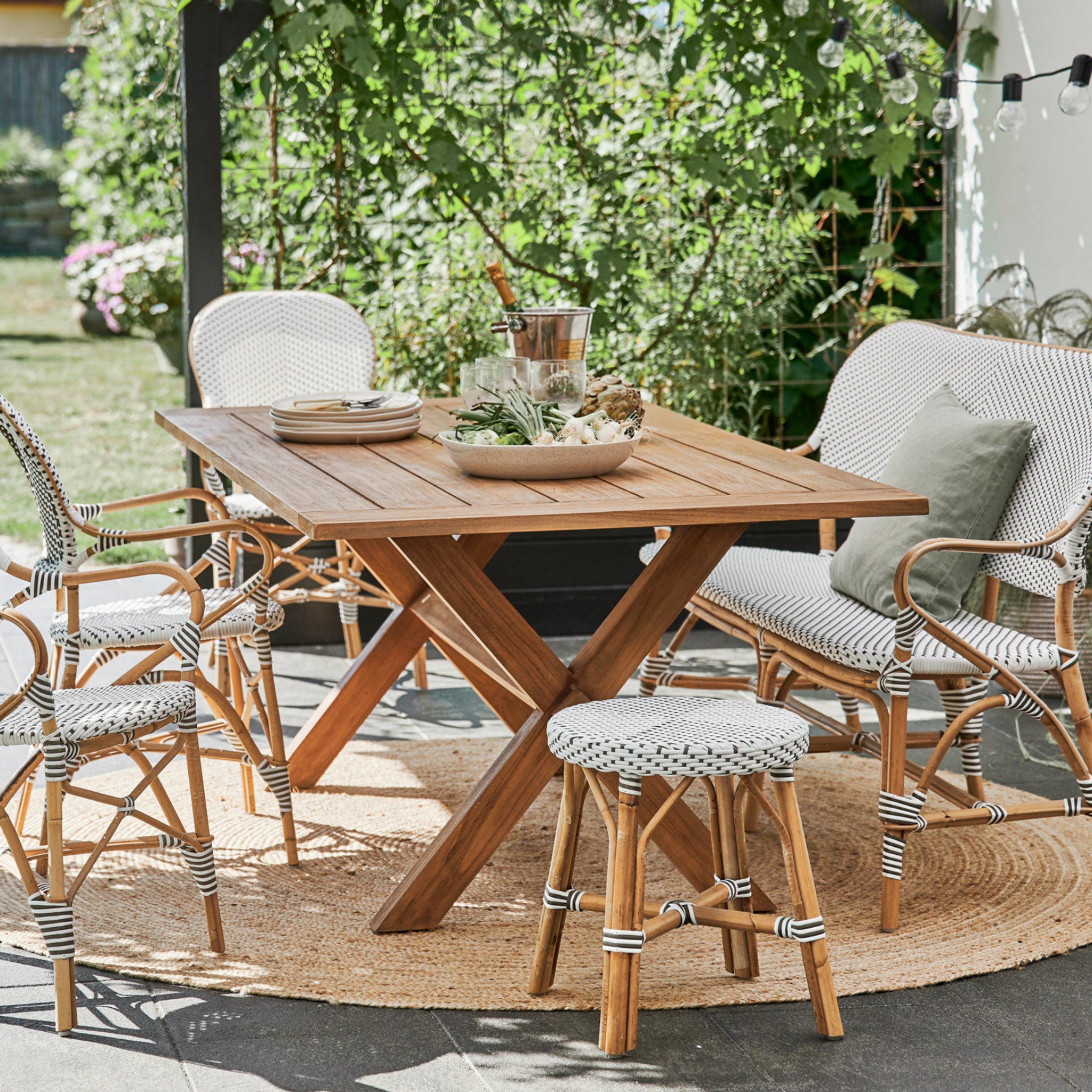 Colonial Teak Table 100 x 160 cm